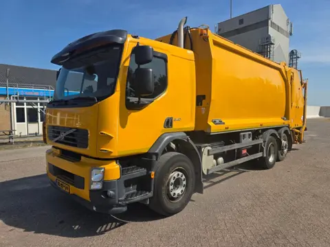 Volvo FE 62R Volvo FE 62R Vuilniswagen - Geesink GPM III V 22H25 / GCB 1000 II Split 2010 - Huisvuil