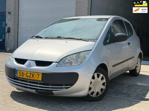 Mitsubishi Colt 1.1 Silverline/ 3drs/ 1jaar apk/ airco/ goed onderhouden/ meeneemprijs!