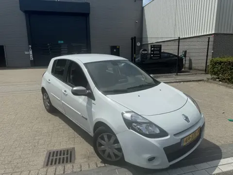 Renault Clio 1.5 dCi Night & Day Navi Clima Sensor Cruise 4Elek