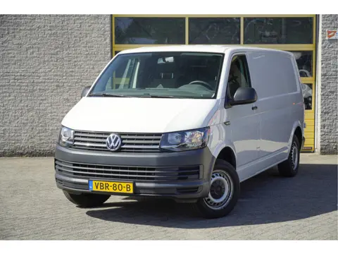 Volkswagen Transporter 2.0 TDI L2H1 BJ2019 Trekhaak | Airco | Cruise control | Getint glas | Tussens