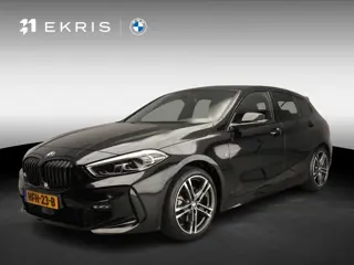 BMW 1 Serie 5-deurs 118i | M-Sportpakket | LED | Leder | Navigatie | Panoramadak | Trekhaak | Sports