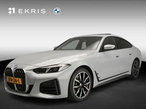 BMW 4 Serie Gran Coupé 420i | M-Sportpakket | LED | Navigatie | Sportstoelen | Schuifdak | Stoelverw