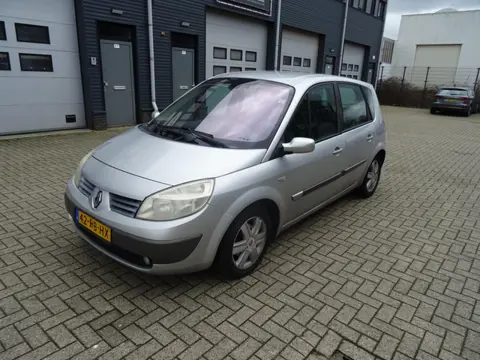 Renault Scénic 1.6-16V Privilège Luxe