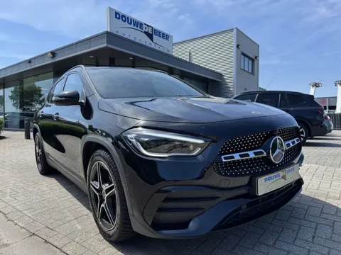 Mercedes-Benz GLA 200 AMG Premium Night Pano/dak, Sfeer verlichting, Sound systeem,