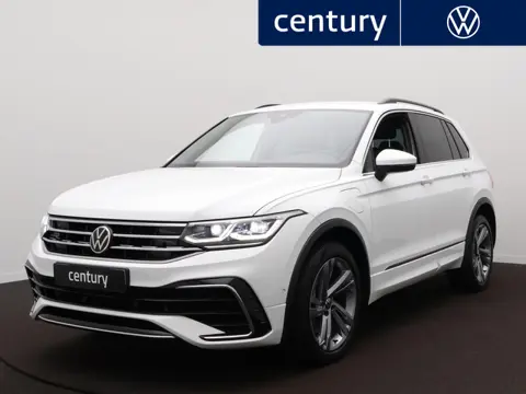Volkswagen Tiguan 1.4 TSI eHybrid R-Line Business+ | Panodak | Camera | Zwenkbare trekhaak | ACC | N