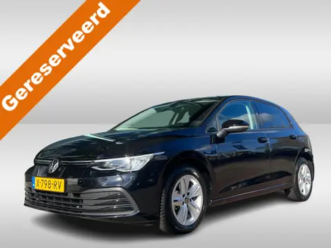 Volkswagen Golf 1.0 eTSI DSG Life Business / Navigatie / PDC / Geheugen stoelen / Getint glas / 16''