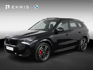 BMW X1 sDrive20i M Sportpakket Pro | Trekhaak | Panoramadak | Driving Assistant Plus | Harman-Kardon
