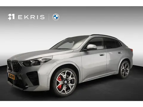 BMW X2 sDrive 20i | M-Sportpakket | LED | HUD | Active cruise | Panoramadak | Trekhaak | Elektr. zet