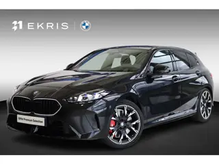 BMW 1 Serie 120 M Sportpakket Pro | Alcantara | Head-Up | Harman Kardon | 360 camera | Iconic Glow |