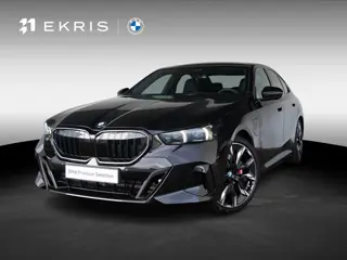 BMW 5 Serie 550e xDrive | M Sportpakket Pro | Innovation Pack | Individual Ruby Black | Bowers & Wil