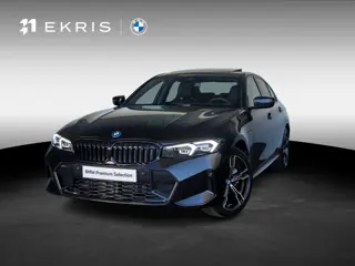 BMW 3 Serie Sedan 330e | M Sportpakket | Comfort Pack | Comfort Access | Achteruitrijcamera | Schuif
