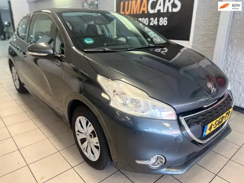 Peugeot 208 1.2 VTi Envy |Nieuwe APK | Distri. verv. |Cruise