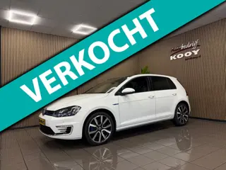 Volkswagen Golf 1.4 TSI GTE * Automaat / NL auto / Panorama dak / Nw staat *