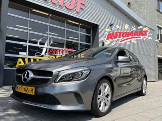 Mercedes-Benz A-klasse 180 BlueEFFICIENCY URBAN - Automaat I Navigatie I Sport pakket I PDC I 1/2 Le