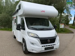 LMC Tourer 690 A- 6 Slaapplaatsen-Gezinscamper