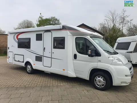 Bürstner Nexxo T 720/Enkele bedden/Zonnepanelen/Fietsdrager