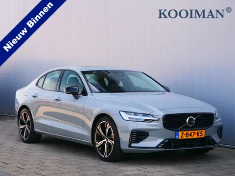 Volvo S60 2.0 Recharge T6 350Pk AWD Ultimate Dark Trekhaak / 360 Camera / Harman-kardon / Apple Carp