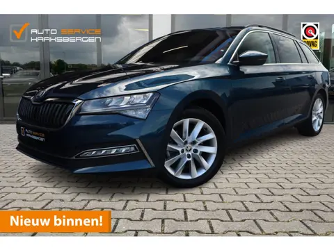 Škoda Superb Combi 1.4 TSI iV Business Edition | Trekhaak | Camera | Memory |