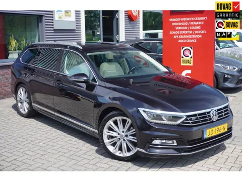 Volkswagen Passat Variant 1.4 TSI ACT Business Edition R-Line / Pano / Camera / Trekhaak / Virtual C
