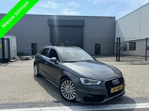 Audi A3 Sportback 1.6 TDI Automaat|S-line|Clima|Cruise