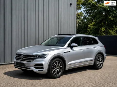Volkswagen Touareg 3.0 TSI eHybrid | Massage | MatrixLED | Trekh + Luchtv