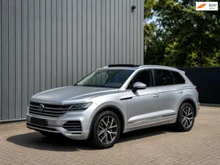 Volkswagen Touareg 3.0 TSI eHybrid | Massage | MatrixLED | Trekh + Luchtv