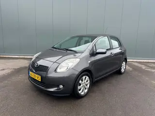 Toyota Yaris 1.3 VVTi Executive LEDER | AIRCO | NAP!