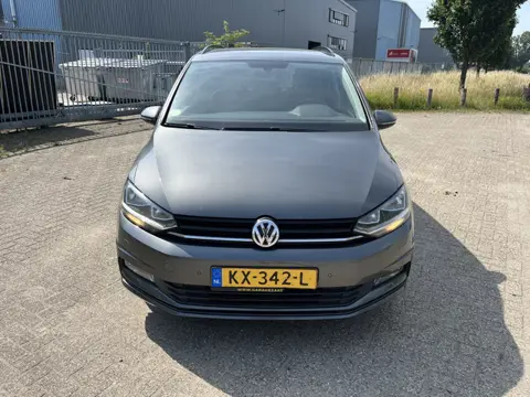 Volkswagen Touran 1.6 TDI SCR Connected Series 7p (1e Eigenaar)
