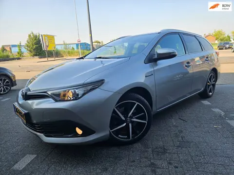Toyota Auris Touring Sports 1.8 Hybrid GARANTIE