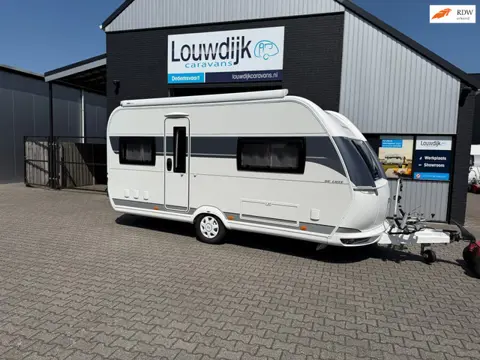 HOBBY De Luxe 460 UFE ’22 (Fransbed, Luifel)