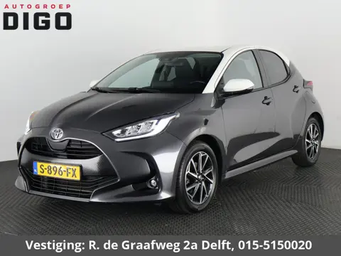 Toyota Yaris 1.5 VVT-I First Edition Bi-Tone Automaat | Apple Carplay & AndroidAUTO | Camera | Licht