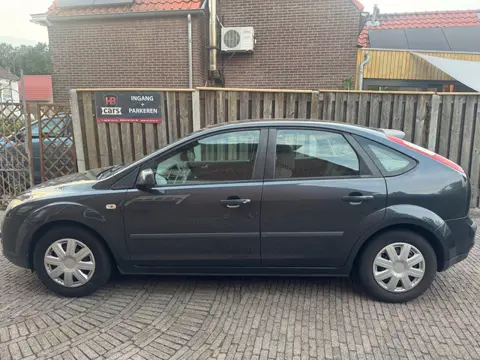 Ford Focus 1.6-16V Champion