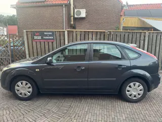Ford Focus 1.6-16V Champion