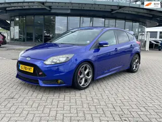 Ford Focus 2.0 EcoBoost ST-3 RIJDT NIEUW/ZEER NETJES/RECARO!