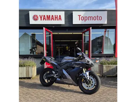 Yamaha YZF R1 Akrapovic (bj 2005)