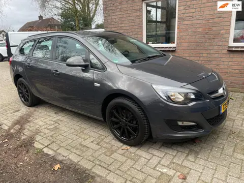 Opel Astra Sports Tourer 1.4 airco, sportvelgen, perfect onderhouden