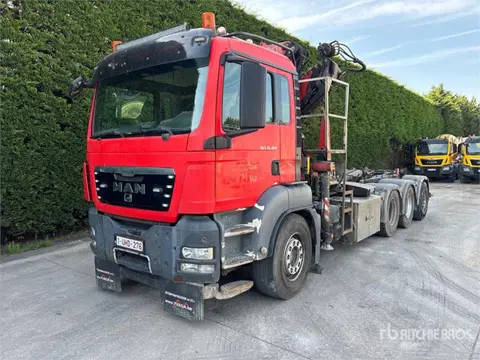 MAN F195A Knuckle Boom on MAN TGS35.400 8x4 Roll-Off T
