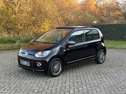 Volkswagen Up! 1.0 CHEERS PANOSCHUIFDAK I CRUISE I STOELVERWARMING I 79.493KM