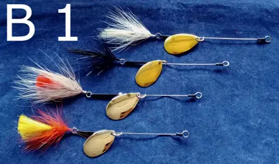 Diverse sets van 4 stuks Ultra Light Baars/ Snoekspinners met vlieg voor de 3-5 grams spinhengel