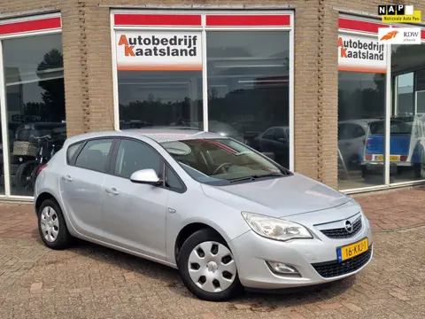 Opel Astra 1.6 Edition - Clima - Cruise -