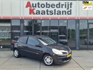 Renault Clio 1.4-16V Dynamique Luxe - Electr Ramen - NIEUWE APK -