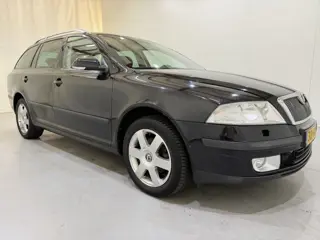 Škoda Octavia Combi 1.6 FSI Elegance Navi/Clima (bj 2008)
