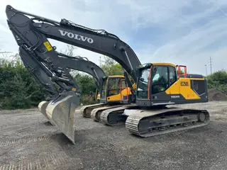 Volvo EC250E 900 UUR/HOURS !! LIKE NEW (bj 2023)