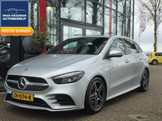 Mercedes-Benz B-klasse 180 Business Solution AMG AUTOMAAT | Navigatie | Parkeersensoren + Camera | C