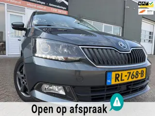 Skoda Fabia Combi 1.0 TSI Drive met parkeersensoren en trekhaak en smartlink en airco