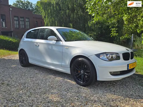 BMW 1-serie 116i sport 3-deurs