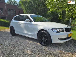 BMW 1-serie 116i sport 3-deurs