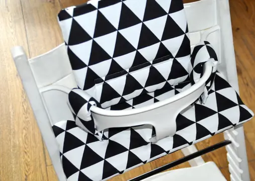 Aztec zwart wit kussens voor stokke tripp trapp kinderstoel