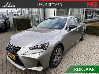 Lexus IS 300h Hybrid Sport Edition, 17", dealer onderhouden
