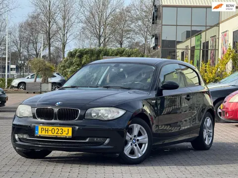 BMW 1-serie 116i High Executive | Airco | Parkeersensoren | 2 sleutels | Onderhoudhistorie | Elektri